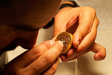 佛山欧米茄间金表带维修